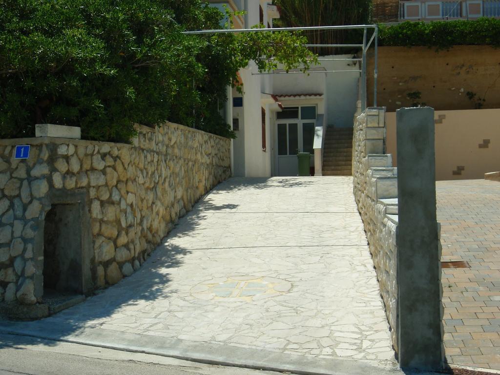 Apartments Ariana Pag Town Εξωτερικό φωτογραφία