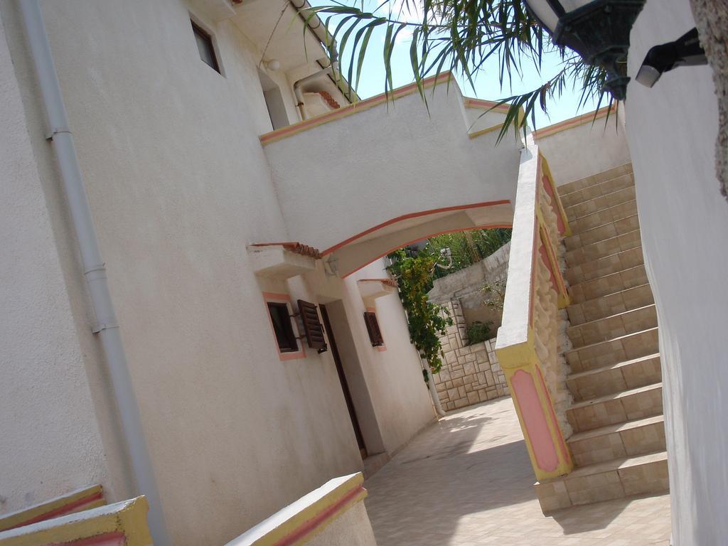 Apartments Ariana Pag Town Εξωτερικό φωτογραφία
